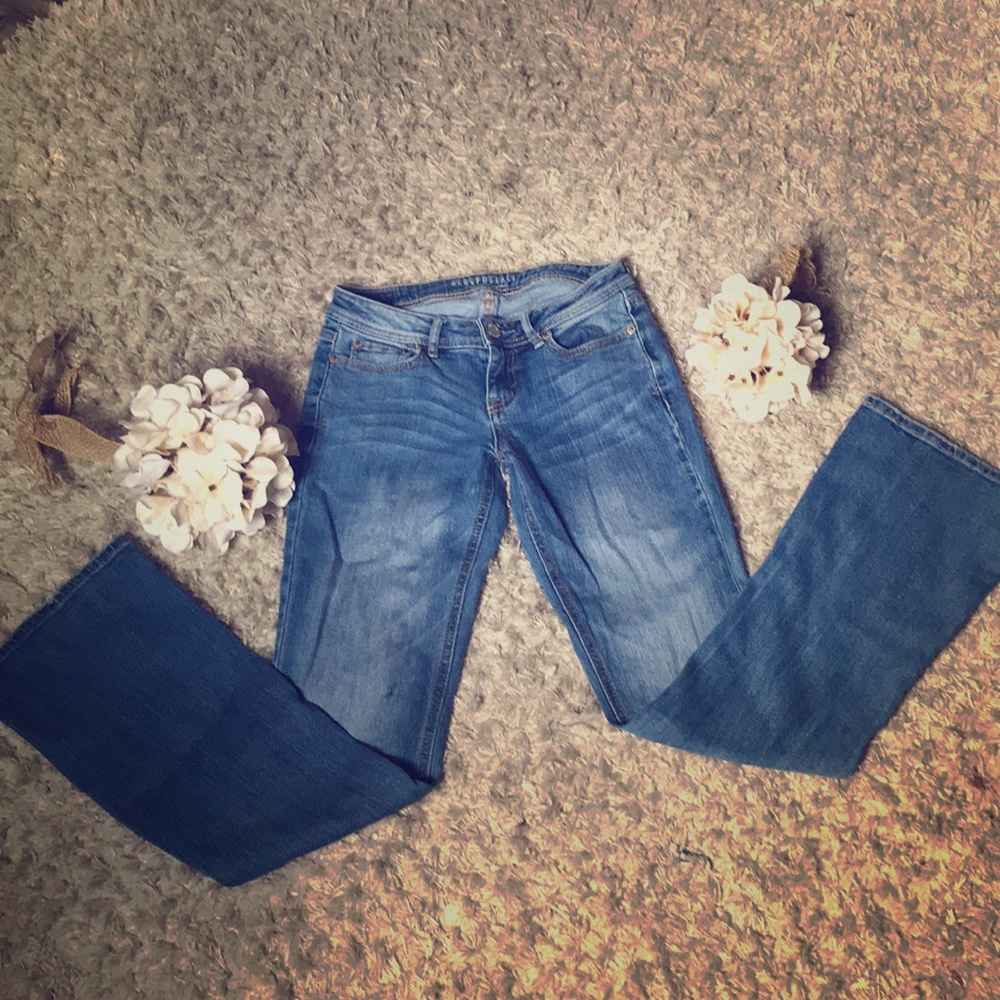 3/$25 Aeropostale flared jeans